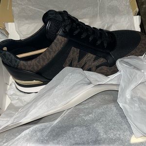 Michael Kors Jenkins Trainer Soft Stretch Knits Fashion Sneaker